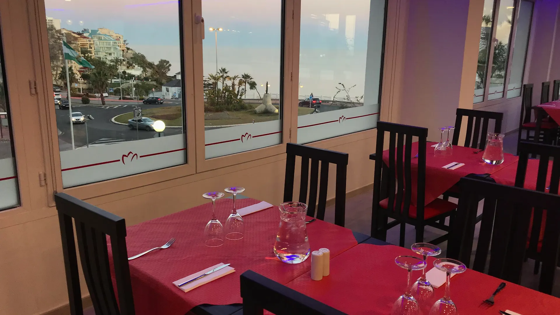 First Flatotel Internacional Benalmadena 3*,