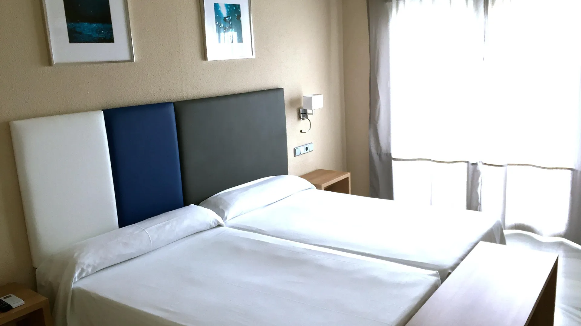 ホテル First Flatotel Internacional ベナルマデナ